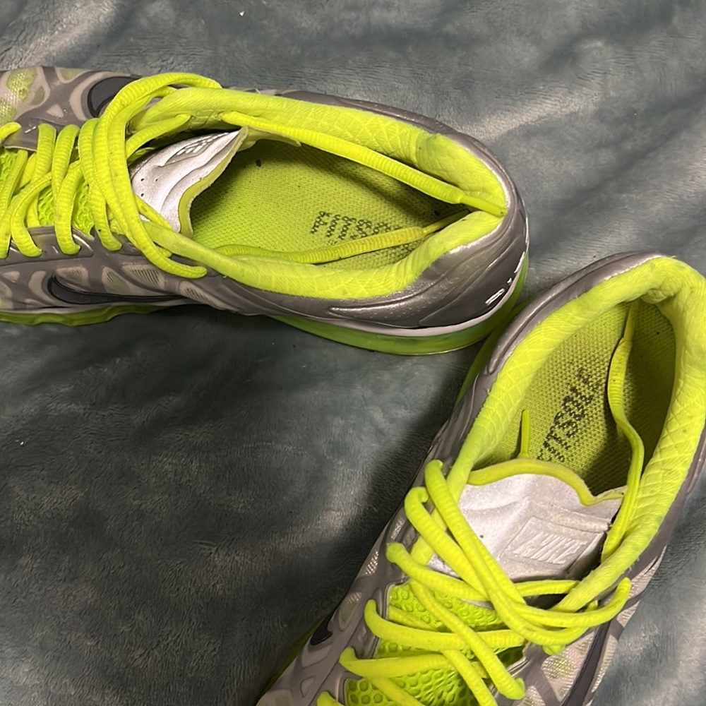 shoes - Picture 2 of 4